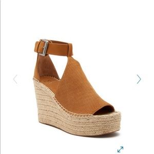 Marc Fisher Annie wedges